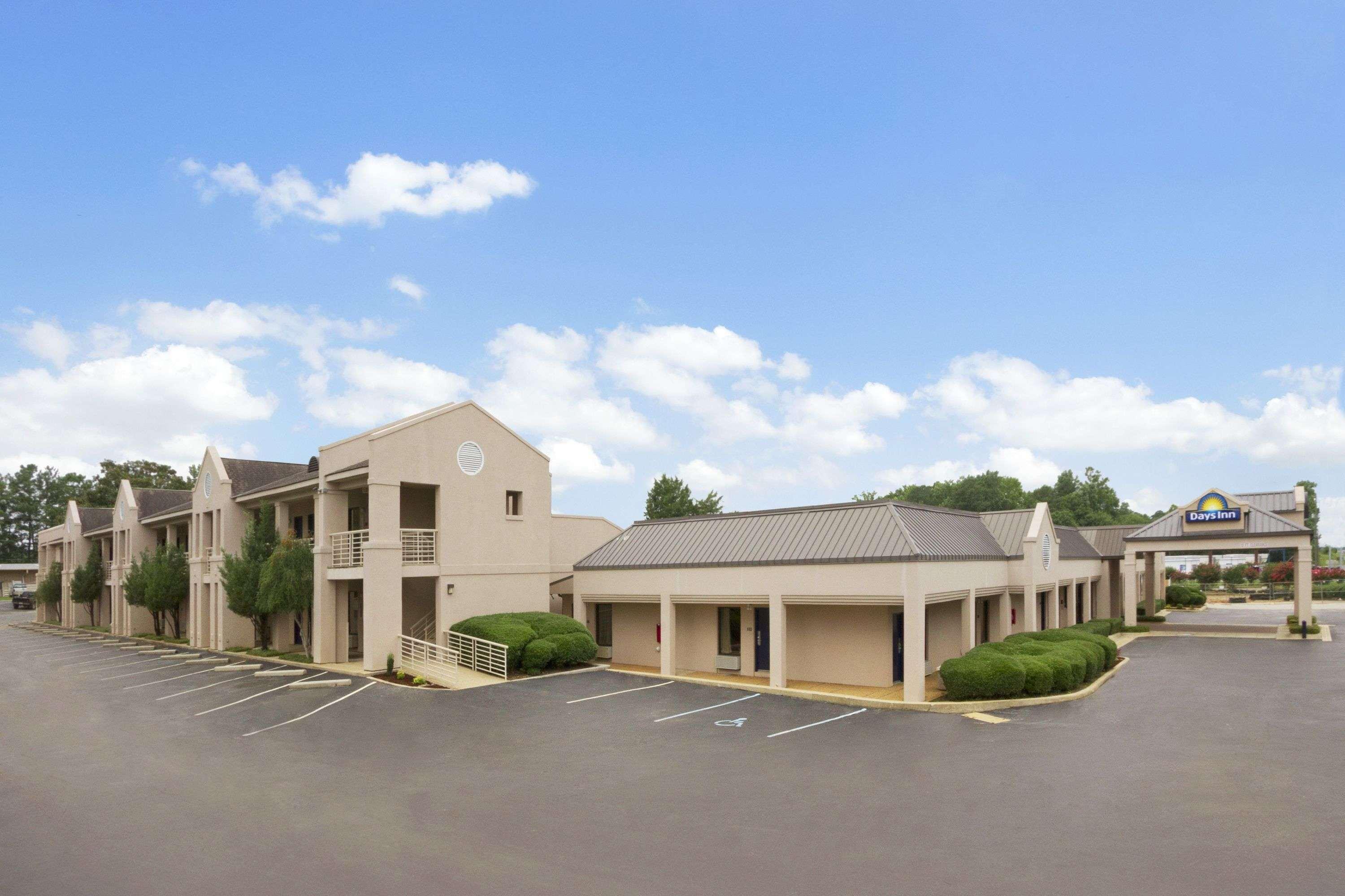 Days Inn By Wyndham Alexander City Exteriör bild